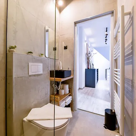 Quiet City Center Hideout *