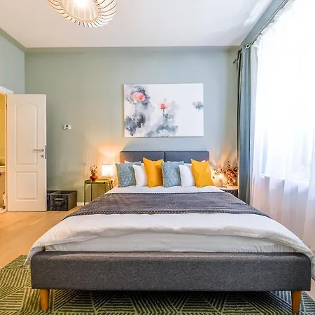 Quiet City Center Hideout Апартаменты
