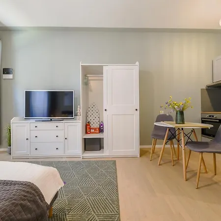 Апартаменты Quiet City Center Hideout